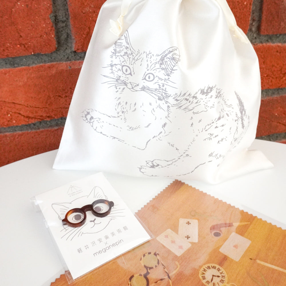 [Mother's Day Gift] White Drawstring Bag + Desk Cleaning Cloth + Demi Glasses Pin