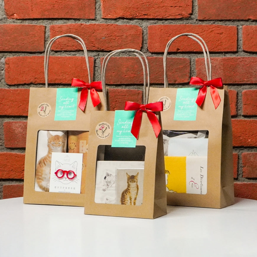 [Mother's Day Gift] Ticket folder Cat Classroom + Masking tape + Magnet Young Greco holding a cat + Memo Sleeping kitten from "Ten forms of cats"