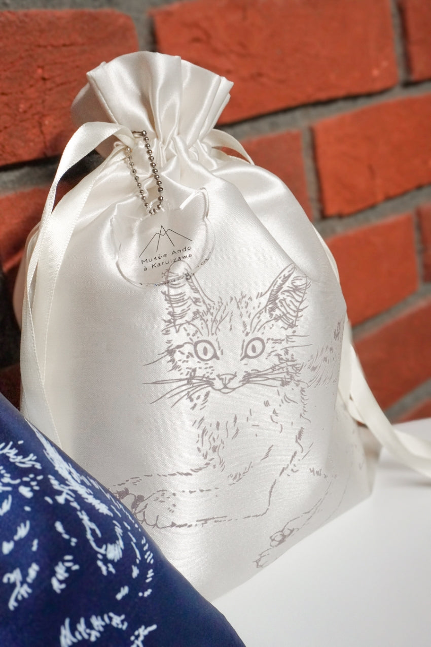 Drawstring bag from "Night and Cat" White