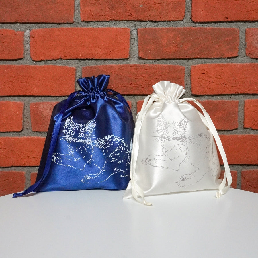 Drawstring bag from "Night and Cat" White